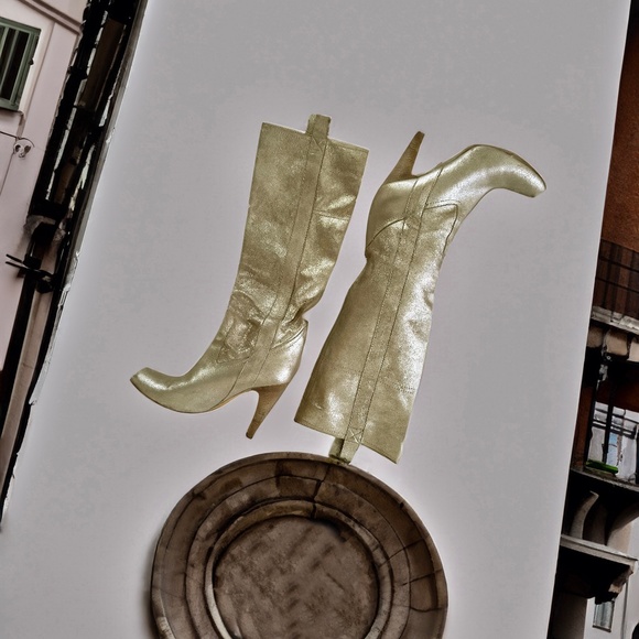 L'autre Chose Italian Leather Boots, Metallic Gold. - Picture 6 of 10